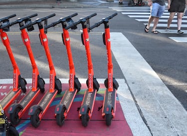 NASHVILLE, TENNESSEE - SEPTEMBER 2, 2019: Battery-powered electric scooters available for rent in Nashville, Tennessee. (Photo by Robert Alexander/Getty Images)