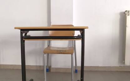Gallarate, disegna svastica sulla cattedra e colpisce al volto prof