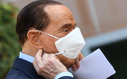 Ruby ter, Berlusconi ancora positivo al Covid: processo rinviato