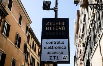 Il varco di via ripetta nel primo giorno dell'entrata in vigore della limitazione dello ZTL (A1) del Tridente, Roma, 01 luglio 2019. ANSA/ANGELO CARCONI