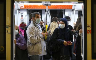 ROME, ITALY - SEPTEMBER 29: People stand in the subway on September 30, 2020 in Rome, Italy.  Italy is likely to extend a state of emergency to help keep the coronavirus crisis under control as the government looks to avoid the surge in new cases hitting other European countries. Picture taken September 29, 2020. (Photo by Max Rossi/Getty Images)