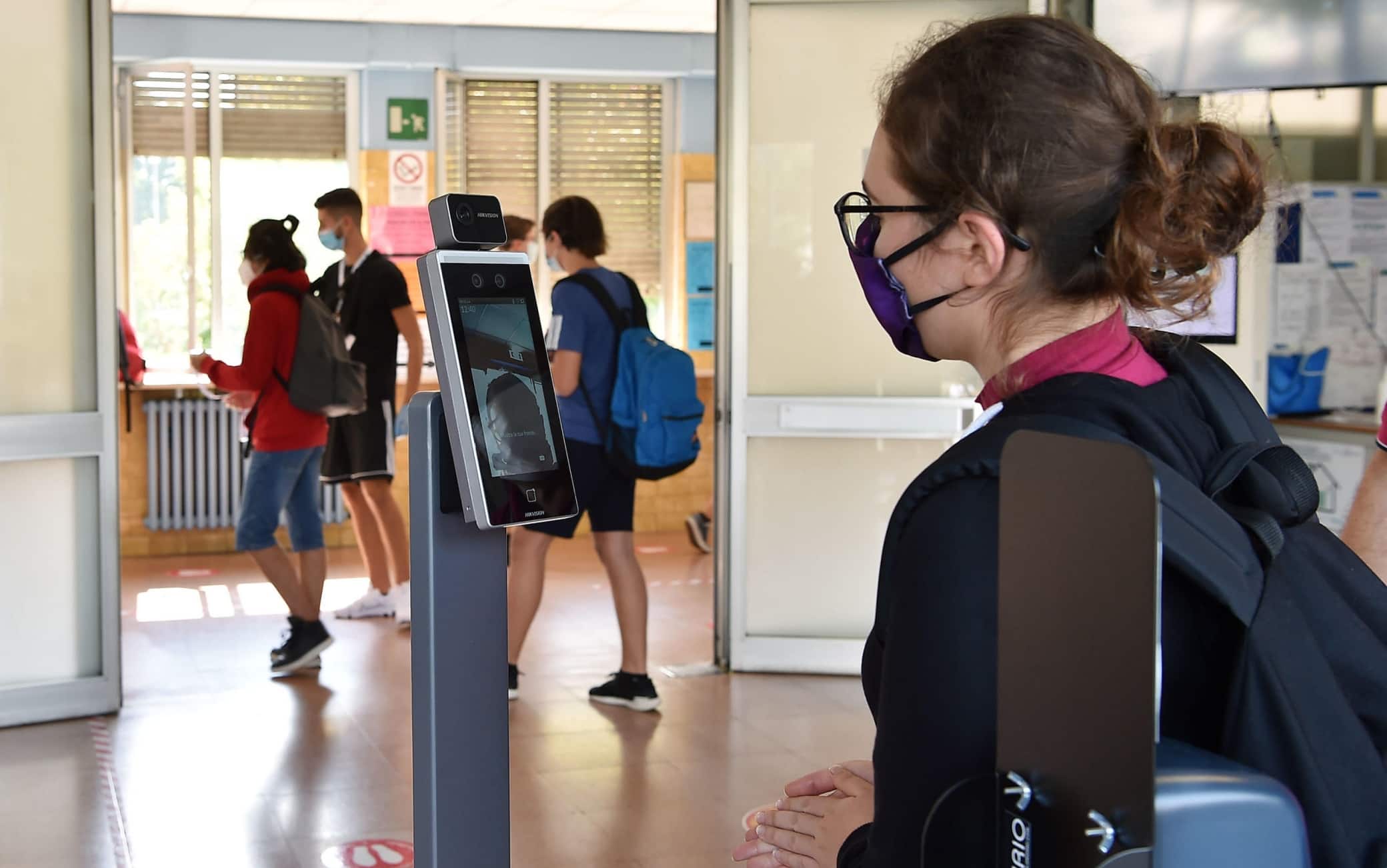 Istituto IFTS Carlo Grassi attrezzata con termoscanner per accogliere gli studenti nel primo giorno di riapertura della scuola, Torino, 14 settembre 2020 ANSA/ ALESSANDRO DI MARCO