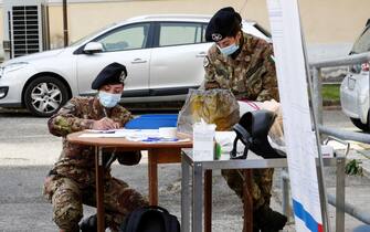Hospital Lazzaro Spallanzani, training for soldiers employed at the drive-through during  the second wave of the coronavirus Covid -19 pandemic. Defense minister Lorenzo Guerini has signed an agreement with the Ministry of Health Ministery to provide temporary drive-through personell in to perform nose and throat swabs to increase the daily Covid-19 testing capacity of the country, in Rome, Italy, 30 October 2020. ANSA/GIUSEPPE LAMI