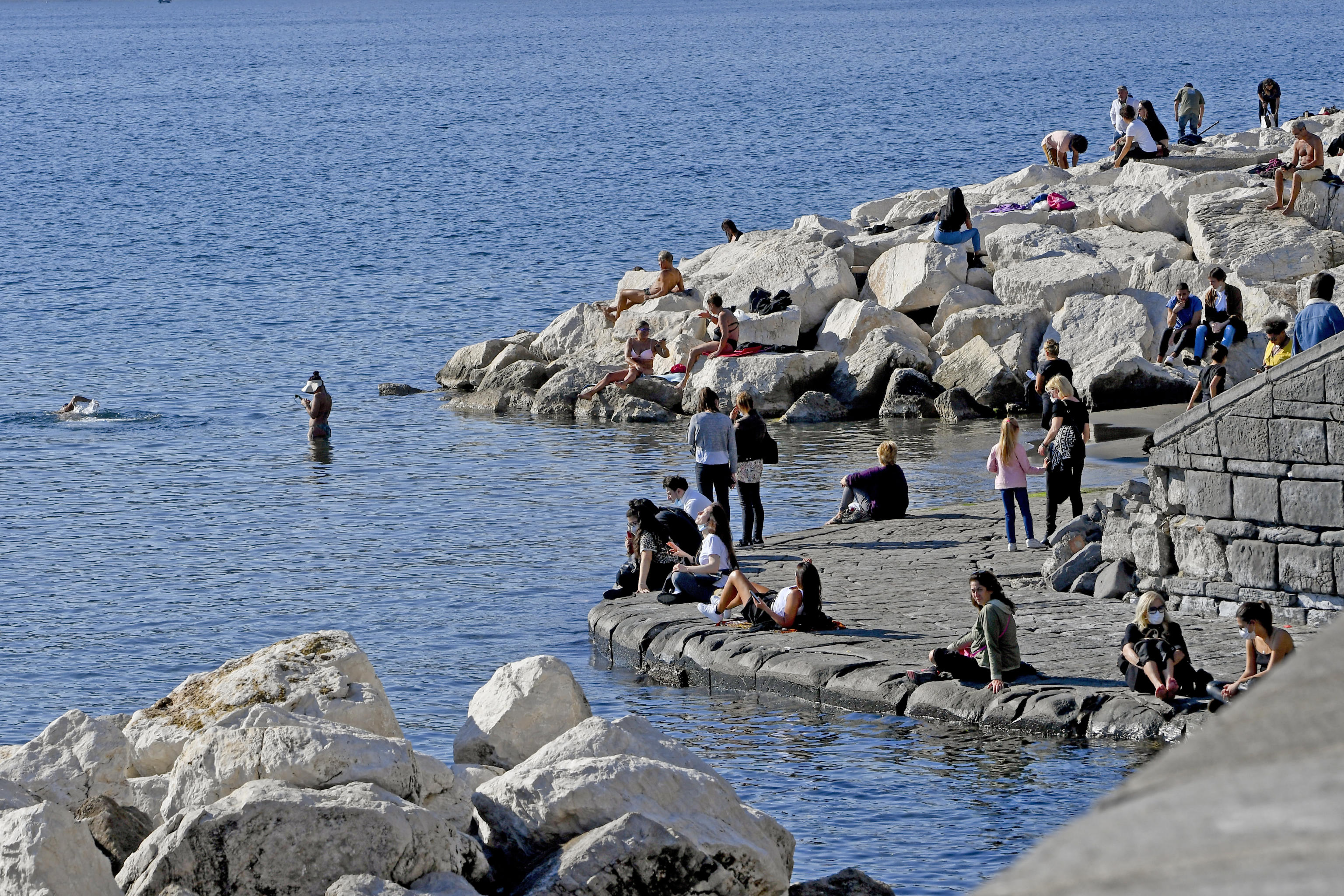 Covid19, crowds on the waterfront in Naples.  PHOTO