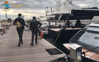 Spezia, pagati 4 euro l’ora per lavorare su yacht di lusso: 8 arresti