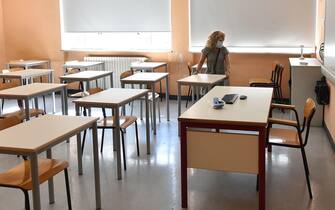 SCUOLE: CONSEGNA NUOVI BANCHI MONOPOSTO SUCCURSALE LICEO GIOBERTI Consegna dei nuovi banchi monoposto alla succursale del liceo Gioberti, Torino, 17 settembre 2020 ANSA/ ALESSANDRO DI MARCO
