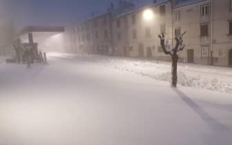 La neve che sta cadendo a Capracotta, in Molise, 21 novembre 2020.
ANSA/NEVE APPENNINO