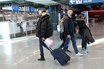 Passengers at Leonardo da Vinci airport, Fiumicino, Rome Italy, November 26, 2020. The airport will be the first one in Europe to activate safe health corridors with "covid-tested" flights between Rome and some destinations in the United States.  ANSA / TELENEWS