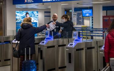 Aeroporto di Linate Boarding Check (Milano - 2020-02-12, Carlo Cozzoli) p.s. la foto e' utilizzabile nel rispetto del contesto in cui e' stata scattata, e senza intento diffamatorio del decoro delle persone rappresentate