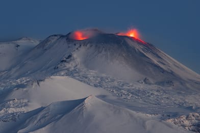 Etna: piccola colata lavica da una nuova bocca