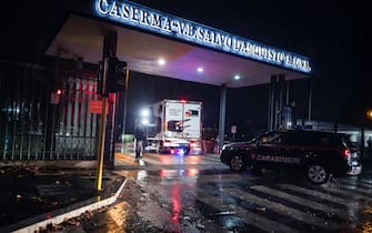 Carabinieri escort the truck with the first 9,750 doses of Pfizer-BioNTech's Covid-19 vaccine at the barrack "Salvo D'Acquisto", Multifunctional Command of the Carabinieri? in Rome, Italy, 25 December 2020.
ANSA/ANGELO CARCONI