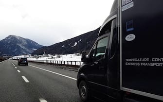 Alto Adige, il furgone dei vaccini
