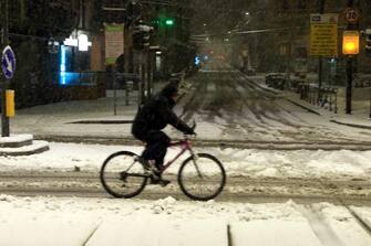 Snow covered the streets of Milan, Italy, December 28, 2020.ANSA / PAOLO SALMOIRAGO