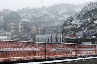 Don Acciai Bridge, which is under reconstruction, is seen as city goes through a heavy snowfall, in Genoa, Italy, 28 December 2020
ANSA/SIMONE ARVEDA