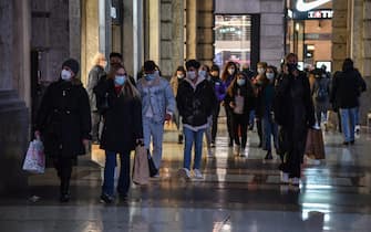 Persone in strada a Milano