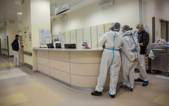 Foto Max Cavallari/Ansa
Foto terapie intensive presso l'Ospedale Sant'Orsola di Bologna, la situazione per ora è sotto controllo ma rischia di andare al colleasso se i numeri continueranno a salire.