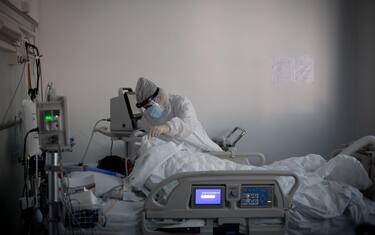 Istat, in Italia oltre 700mila morti nel 2020: pesa la pandemia Covid
