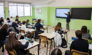 Gli studenti delle scuole superiori sono tornati in aula, al 50 per cento a Potenza, 01 febbraio 2021. ANSA/TONY VECE