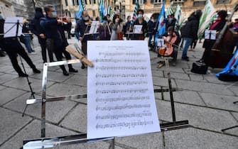 lavoratori spettacolo protesta