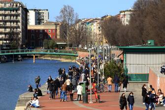 Local and State Police proceed to close the entrances to the Darsena and Navigli leaving open only the main entrances after the brawls and crowds last night, Milan, Italy, 28 February 2021. ANSA/PAOLO SALMOIRAGO