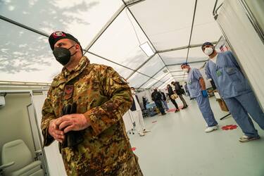 The vaccination center at the Ferrari Orsi Barracks in Caserta, headquarters of the Bersaglieri Garibaldi Brigade, one of the largest centers for the administration of the vaccine against Covid-19, in Caserta, southern Italy, 04 March 2021. ANSA/ CESARE ABBATE