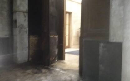 Iss, incendiato portone ingresso della sede a Roma: ogni pista aperta
