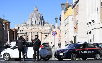 Italian Carabinieri carry out checks during the coronavirus emergency close to Conciliazione street, Rome, Italy, 15 March 2021. New restrictions came into effect from midnight 15 March as most of Italy will be a red zone in Italy's tier system due to a sharp rise in numbers of infections with the Sars-Cov-2 coronavirus that causes the Covid-19 disease. ANSA/ETTORE FERRARI
