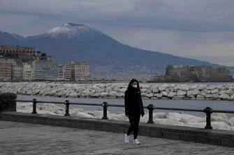 Snow on Vesuvio mountain in Naples, 18 March 2021. ANSA/CIRO FUSCO