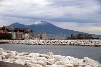 Snow on Vesuvio mountain in Naples, 18 March 2021. ANSA/CIRO FUSCO