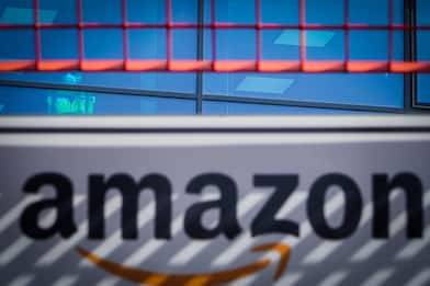 Licenziamenti ad Amazon, verso il taglio di 10.000 posti di lavoro