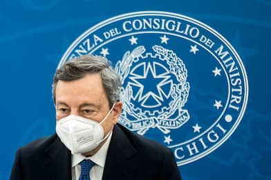 Covid, Draghi: "Riapertura scuole fino a prima media"