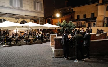 Nightlife in Trastevere district, during the Covid-19 Coronavirus emergency, in Rome, Italy, 9 October 2020. ANSA/GIUSEPPE LAMI