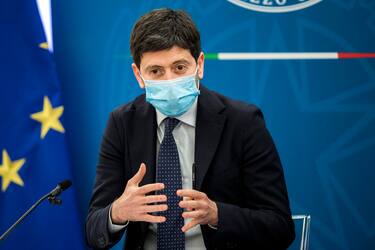 Italian Health Minister Roberto Speranza attends a press conference at Chigi Palace, in Rome, Italy, 16 April 2021. ROBERTO MONALDO / LAPRESSE / POOL/ ANSA