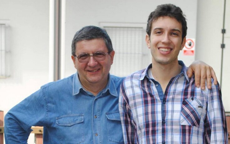 Paolo Eletti con il figlio Marco (Ansa)
