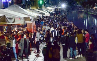 Milano Movida sul Naviglio Grande e Darsena (Milano - 2021-04-30, MAURIZIO MAULE) p.s. la foto e' utilizzabile nel rispetto del contesto in cui e' stata scattata, e senza intento diffamatorio del decoro delle persone rappresentate