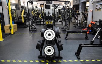 La sala pesi della palestra Silver Gym chiusa secondo le misure anti Covid contenute nel nuovo DPCM entrato in vigore da oggi, Roma, 26 ottobre 2020. ANSA/RICCARDO ANTIMIANI
