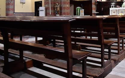 Sesso in chiesa prima della messa, 2 trentenni denunciati a Viareggio