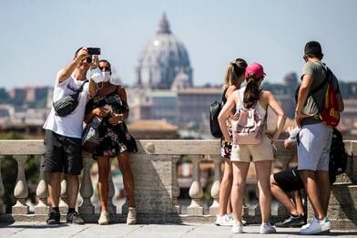Vacanze, tornano gli stranieri: gli americani spendono più del 2019