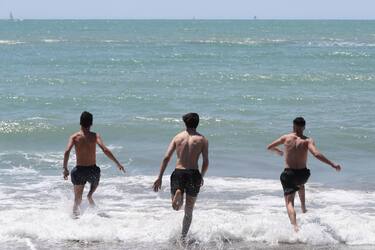 The opening of the bathing season on the Roman coast, in Ostia, near Rome, Italy, 15 May 2021. Italy is significantly easing its COVID-19-linked restrictions. 
ANSA/ EMANUELE VALERI