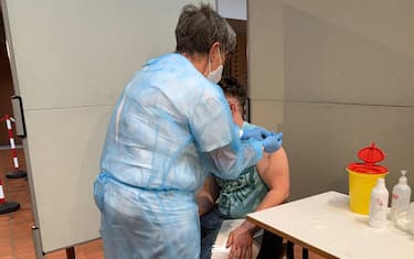 ANSA-FOCUS/ Dj e dosi, in Alto Adige il 'rave' dei vaccini
Bressanone - Credit: ANSA/G.News
