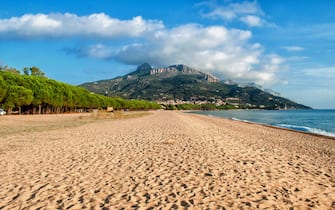 La spiaggia di Santa Maria Navarrese, frazione del comune di Baunei, in Sardegna
