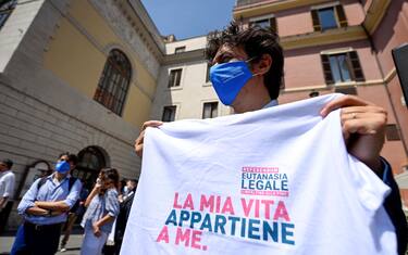 Referendum sull'Eutanasia legale, partita la raccolta firme