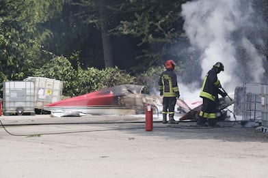 Padova, aereo precipita all'esterno dell'aeroporto: morto il pilota