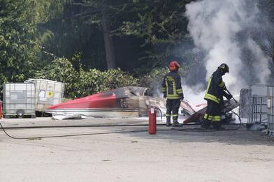 Padova, aereo precipita all'esterno dell'aeroporto: morto il pilota