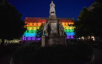 Palazzo Marino, Milano Palazzo Marino, sede del Comune di Milano, illuminato coi colori dell'arcobaleno
