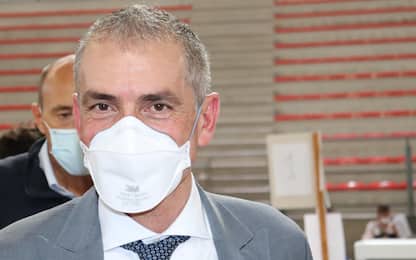 Covid, Costa: "Possibile proroga mascherine su mezzi, Rsa e ospedali"
