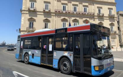 A Bari abbonamento ai bus da 250 a 20 euro, l'iniziativa del Comune