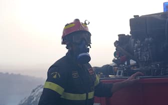 Incendio in Sardegna, vasto rogo nell'Oristanese Foto Alessandro Tocco - LaPresse
26-07-2021 Provincia - Oristano - Italia
cronaca
Incendi Provincia di Oristano
Nella foto: vigili del fuoco a lavoro
Photo Alessandro Tocco - LaPresse
26 July 2021 - Oristano - Italy
news
Sardinia fires - Oristano province
Nella foto: firefighters at work
