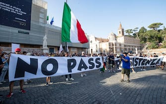 Protesters during the demonstration against the "Green Pass" at Del Popolo's square in the centre of Rome, Italy, 31 July 2021.
ANSA/MASSIMO PERCOSSI