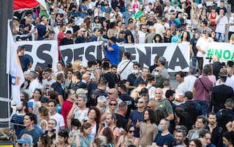 Protesters during the demonstration against the "Green Pass" at Del Popolo's square in the centre of Rome, Italy, 31 July 2021.
ANSA/MASSIMO PERCOSSI